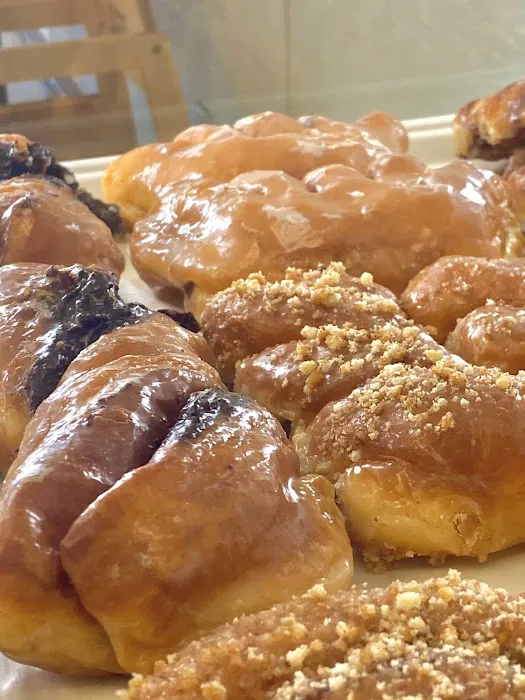 Donut Queen Picture 6