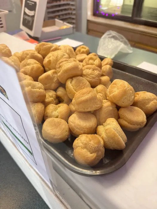 Napoleon's Cremepuffery Picture 4
