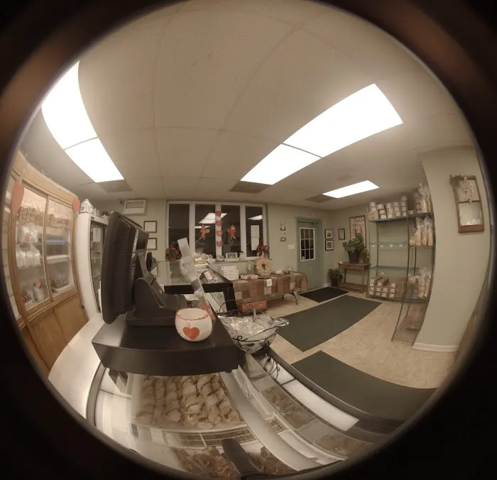 Deluca's Bakery Picture 9