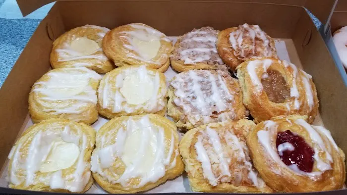 L & M Bakery Picture 9