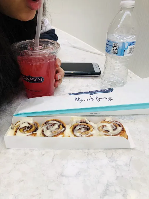 Cinnabon Picture 7