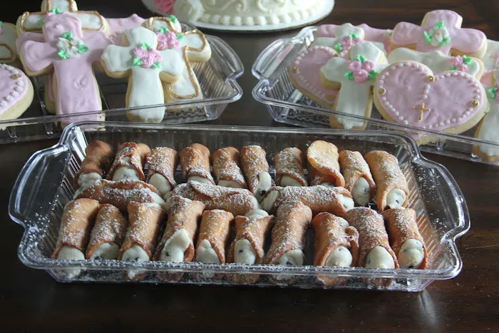 Creative Cakes by Carolyn Picture 7