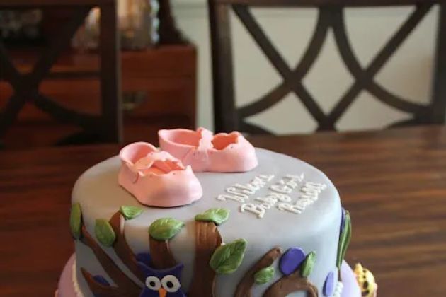 Creative Cakes by Carolyn