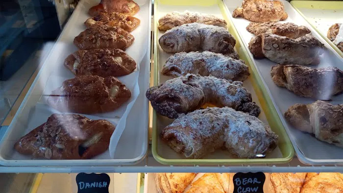 Italian People Bakery PA Picture 5