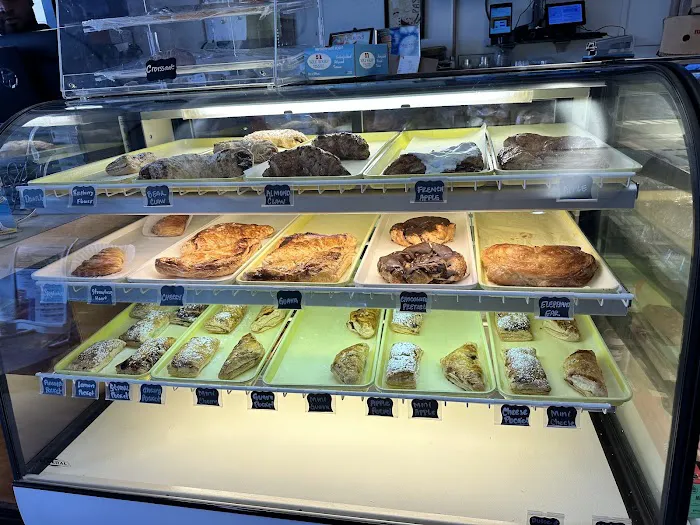 Italian People Bakery PA Picture 8