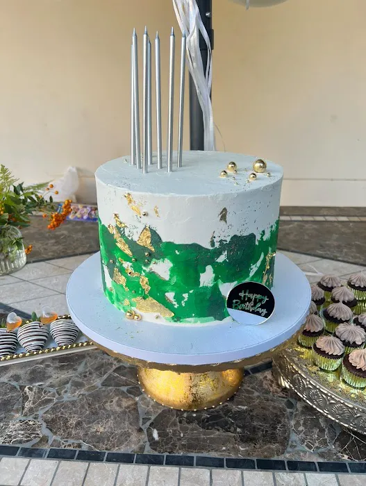 CutiePie Custom Cakes Picture 8