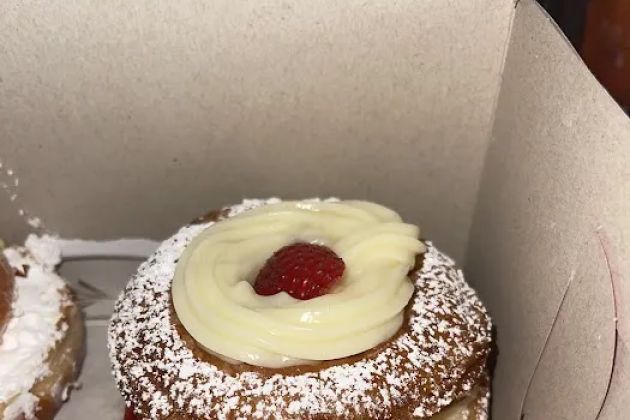 Mag's Donut & Bakery