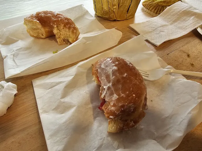 Blue Ribbon Donuts Picture 9