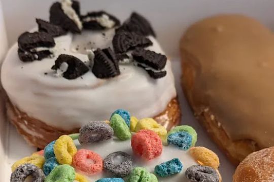 Dad's Donuts & Bakery