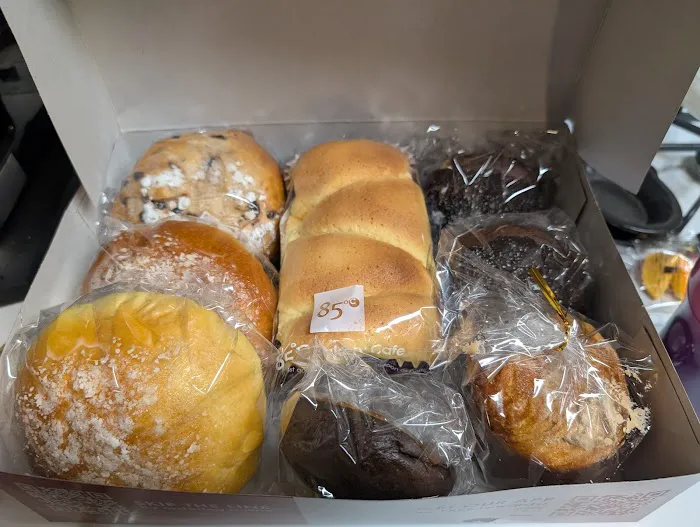 85°C Bakery Cafe - Cherry Hill Picture 1