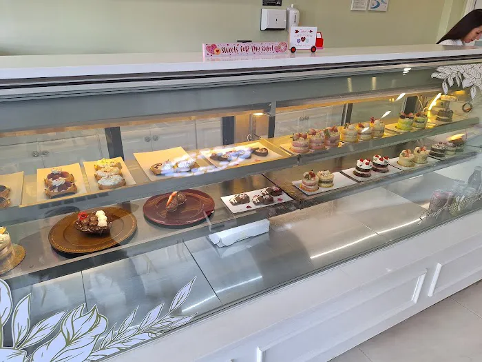 Sweet Flavor Cake Shop Picture 2