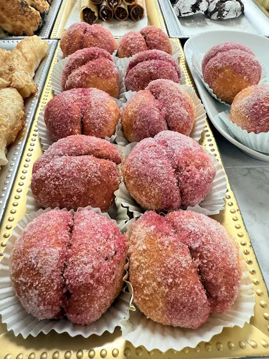 Lilya’s Kitchen Bakery and Cafe Picture 8
