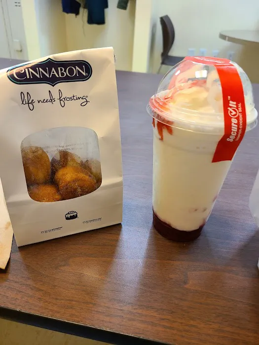 Cinnabon Picture 6