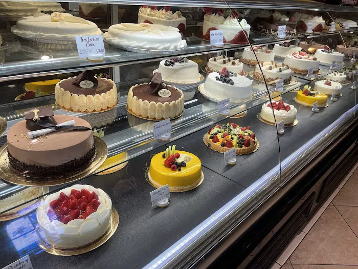 Porto's Bakery and Cafe Picture 3