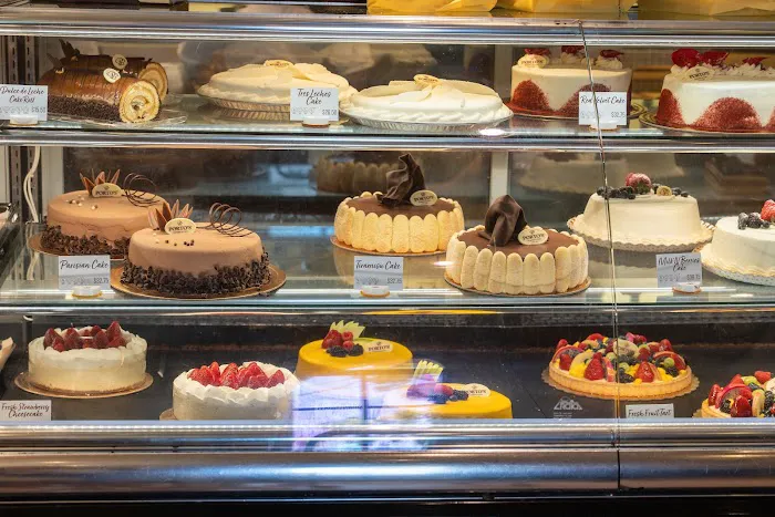 Porto's Bakery and Cafe Picture 5