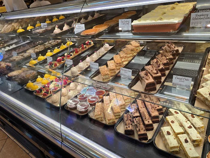 Porto's Bakery and Cafe Picture 10