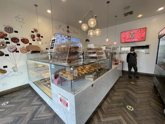 Mag’s Donuts & Bakery Picture 4