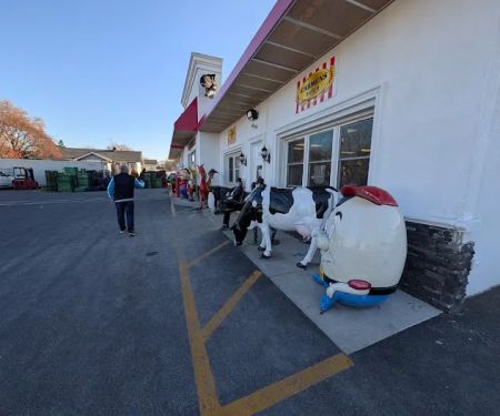 Del Buono’s Bakery and Carmen’s Deli