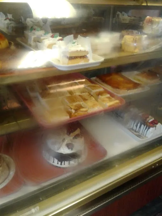 Lynn's Bakery Picture 3