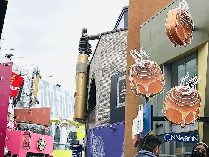 Cinnabon Picture 4