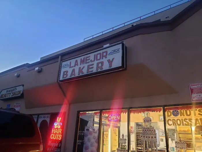 La Mejor Bakery Picture 1