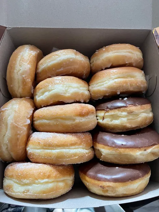 Carl's Do-Nut Shop Picture 4