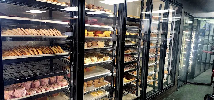 Spike's Cake Shop Picture 2