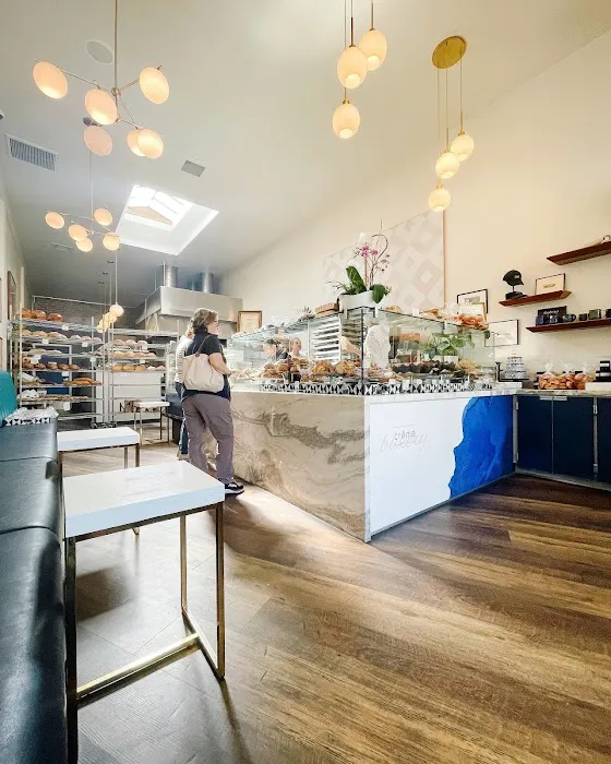 Crème Bakery Picture 8