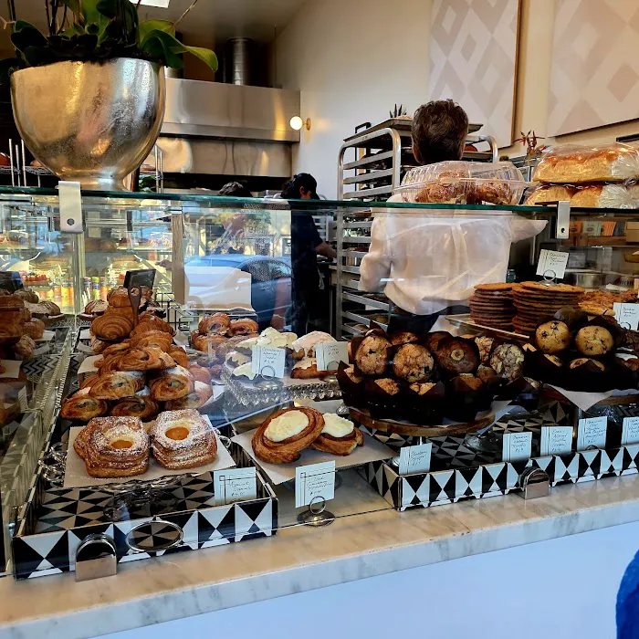 Crème Bakery Picture 9