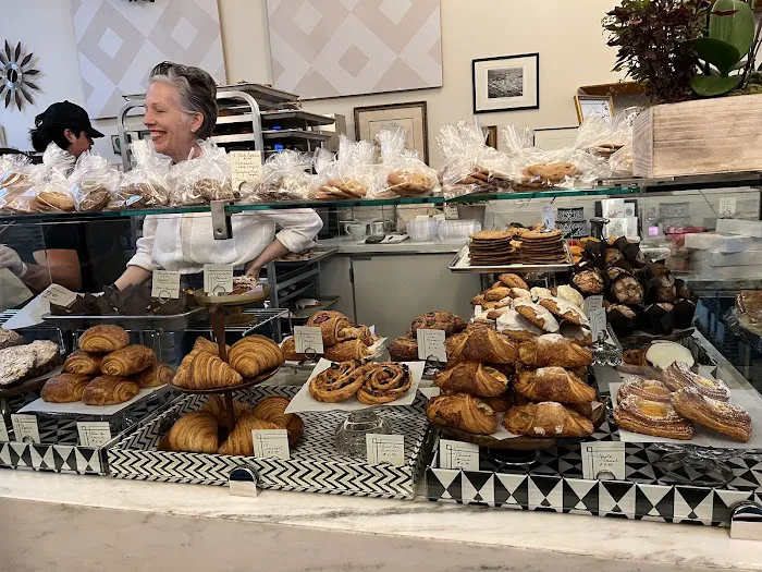 Crème Bakery Picture 2