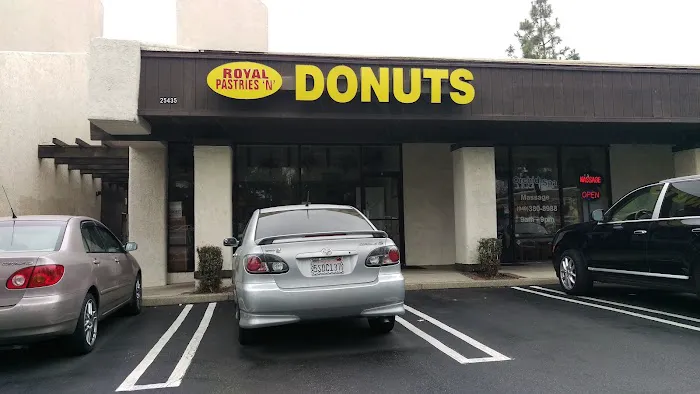 Royal Pastries 'n' Doughnuts Picture 2