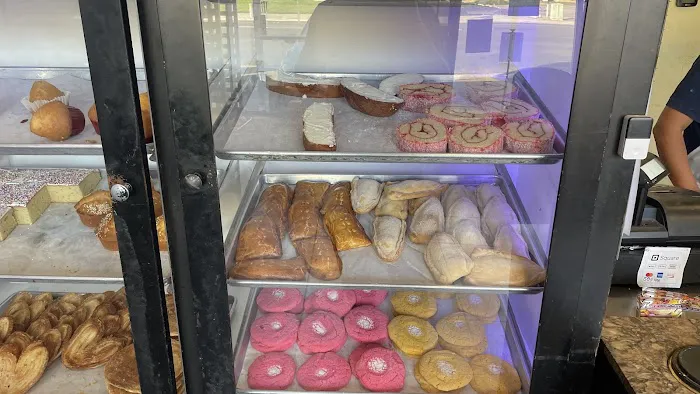El Rosario Bakery Picture 7