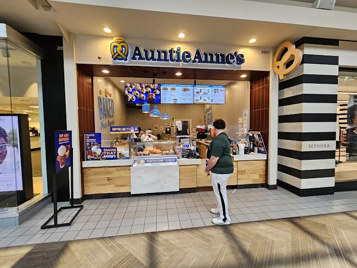 Auntie Anne's Picture 2