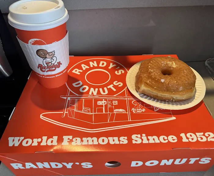 Randy's Donuts Picture 2