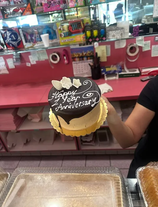 Maggie's Bakery Picture 3