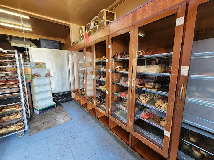 Ponce's Bakery Picture 7