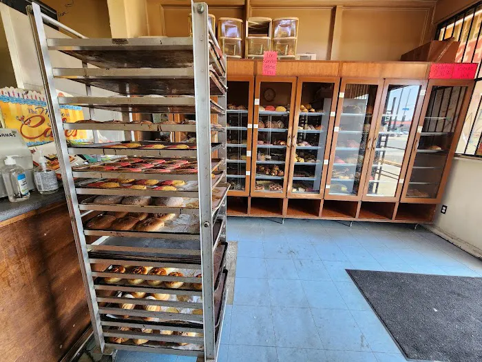 Ponce's Bakery Picture 8