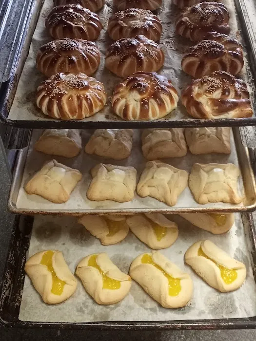 Ponce's Bakery Picture 4