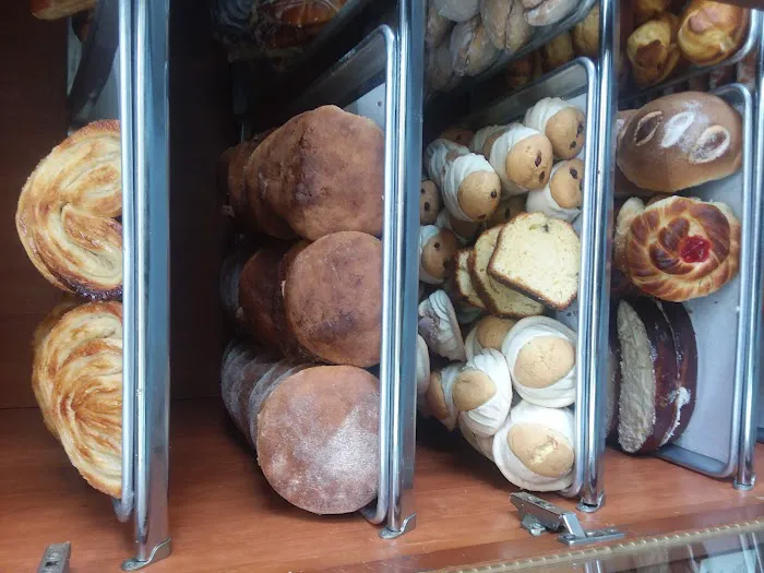 Ponce's Bakery Picture 9