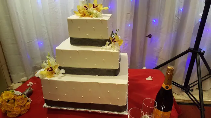 R & J Bakery Picture 6