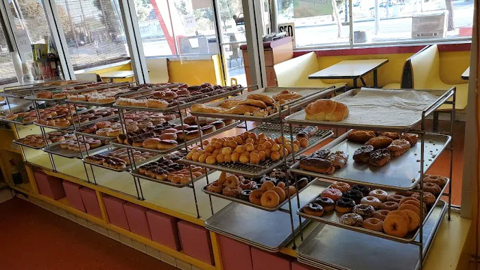 AMA Donuts Picture 9