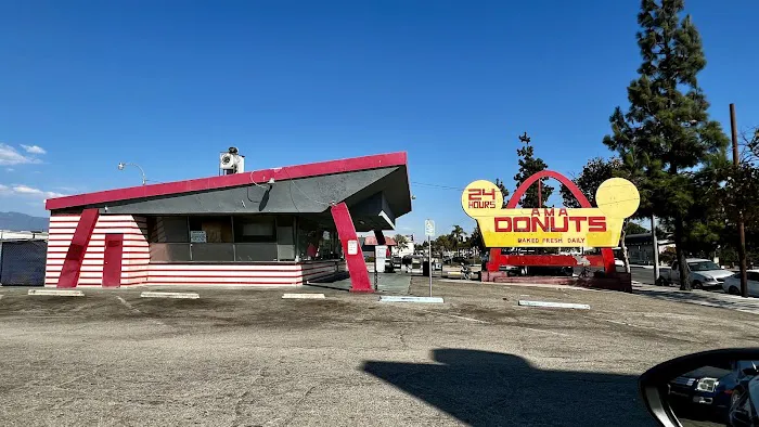 AMA Donuts Picture 8