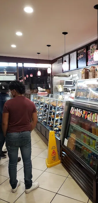 Winchell's Donut House Picture 2