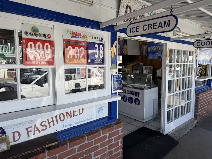 Dad's Donut & Bakery Shop Picture 9