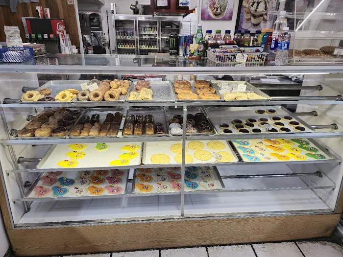Dad's Donut & Bakery Shop Picture 5