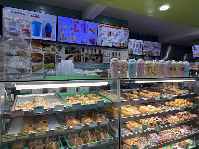 Balboa Bakery & Deli & Donuts Picture 5