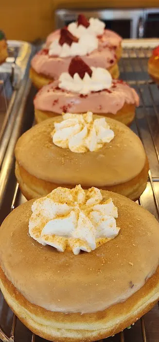 5th Avenue Bagelry and Donuts Picture 3