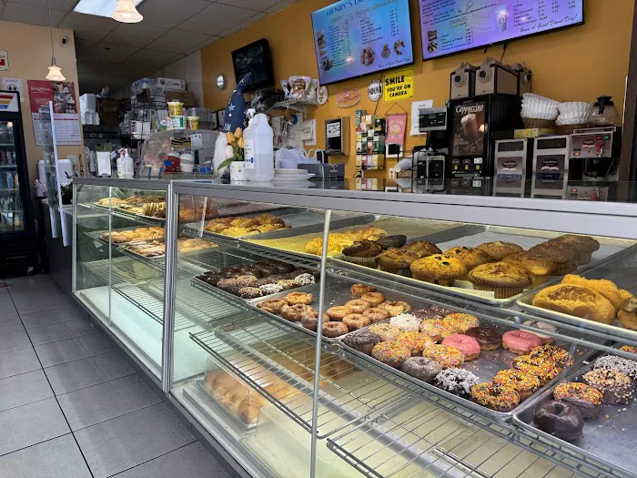 Henry's Donuts Picture 7