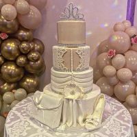 Sweet Sweet Sues custom cakes ico