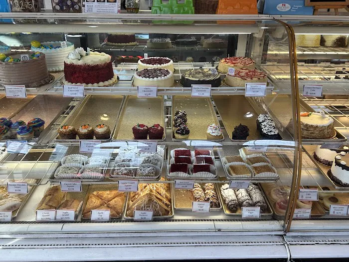 La Bon Bake Shoppes Picture 8